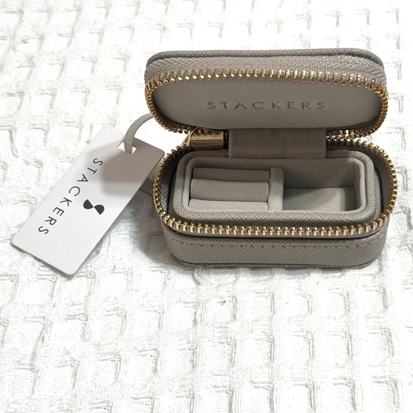 Stackers  Petite Travel Jewelry Box - Picture 4 of 5